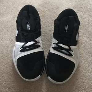 EUC Nike Zoom basketball shoes, youth sz 4.5